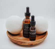 Load image into Gallery viewer, Scented Dryer Balls with refill
